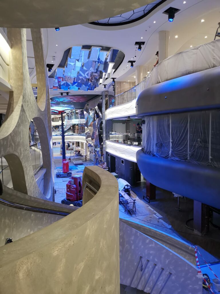 MSC WORLD EUROPA & IYASHI DÔME