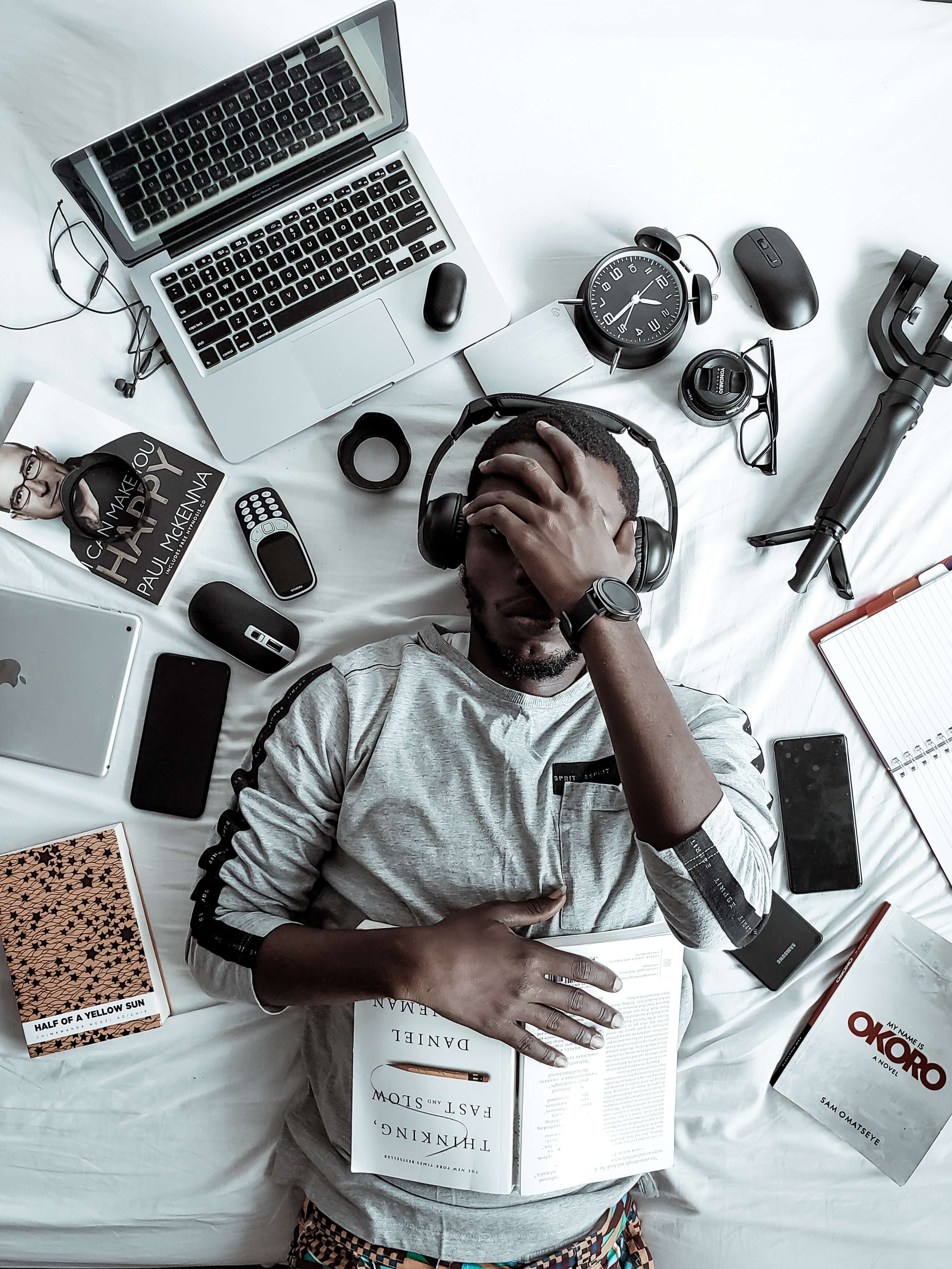 pexels-ola-dapo-3345882-tinified La comptabilité électromagnétique Iyashi Dôme - La CEM